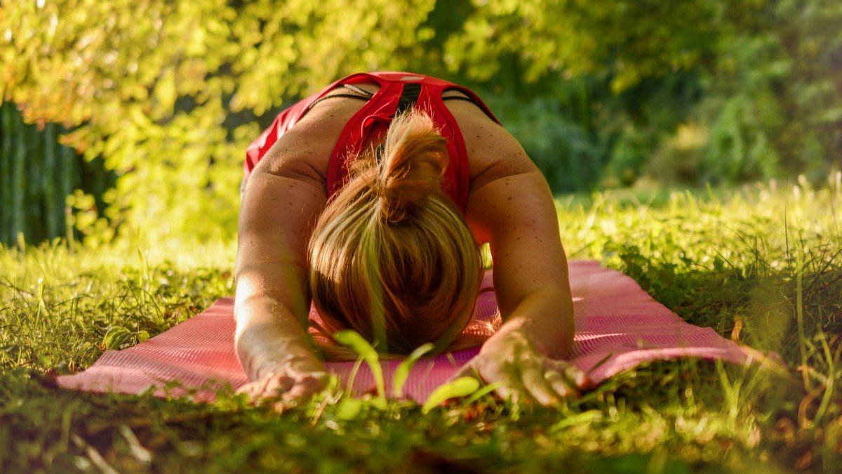 Yoga dans la jardin